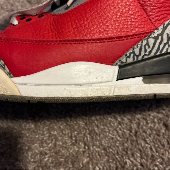 Jordan 3s - Picture 13 of 14